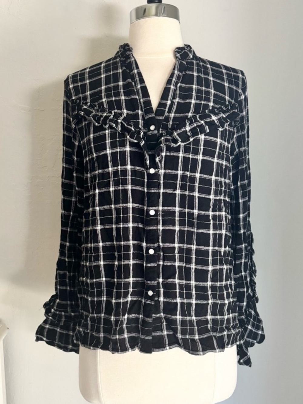 INC International Concepts Black with White Plaid Snap Front Ruffle Top, Small